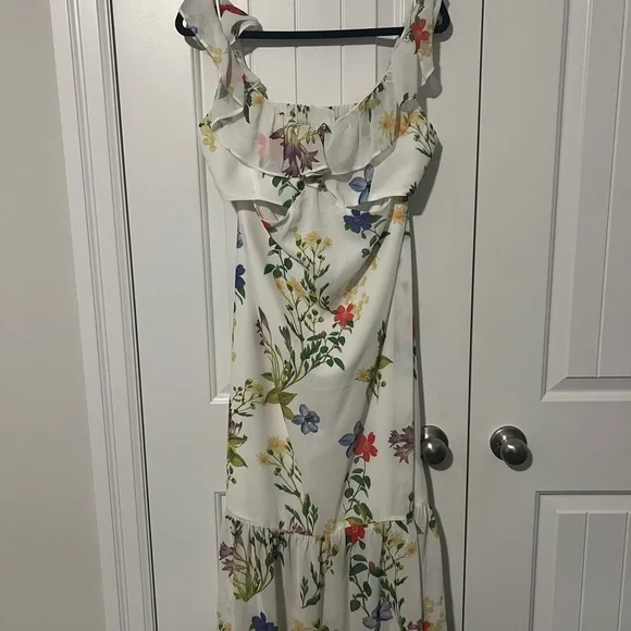 Dynamite Floral Midi Dress with Ruffle Details - Picture 2 of 4